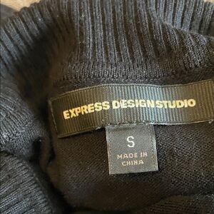 Express Design Studio Men's Black Sweater